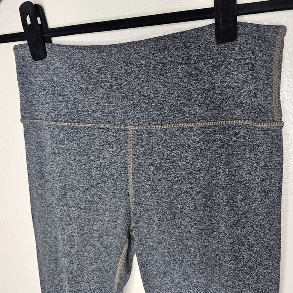 Athleta Small Grey Heathered Cropped Atlhetic Leggings Yoga Mid Rise Gym Capri - Picture 2 of 8